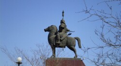 Памятник Гэсэру в Улан-Удэ